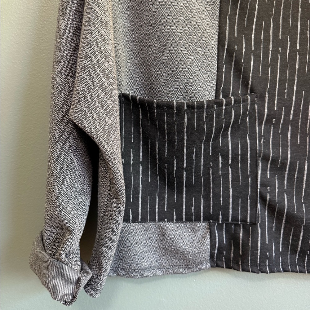 Boxy Colorblock Sweater Top - Picture 4 of 8